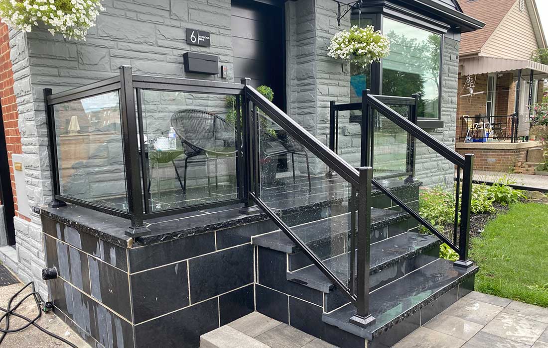 Aluminum Railing Welland | Glass Railing | Aluminum Railing