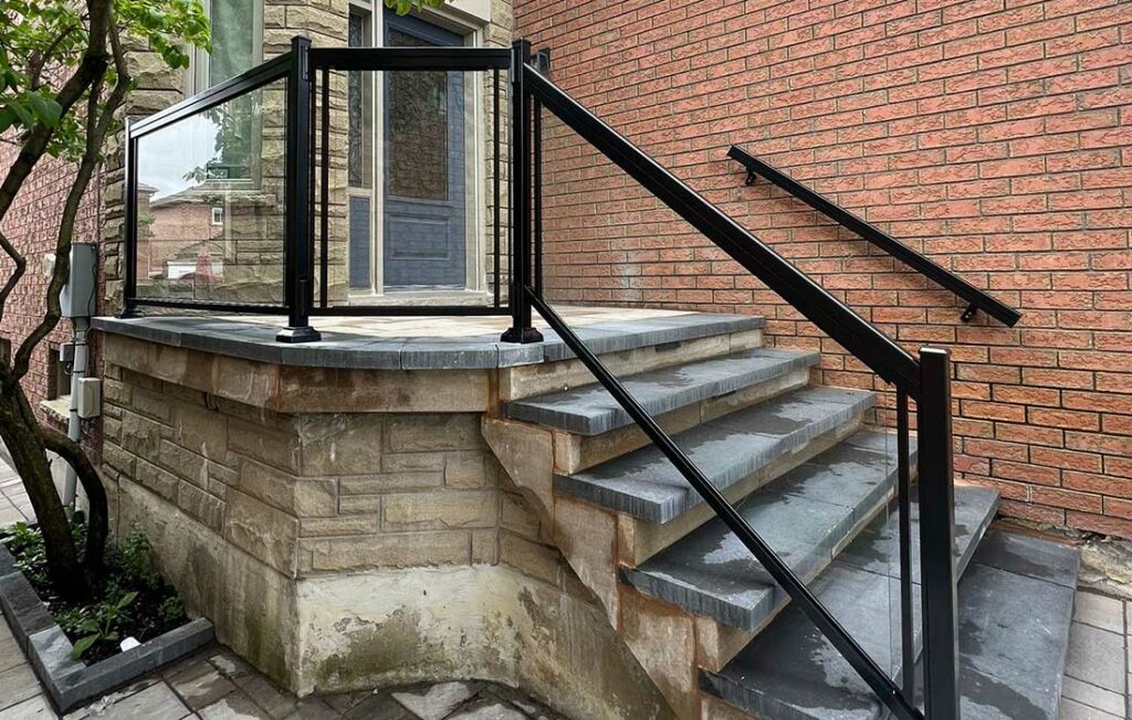 AluminumRailing Ancaster--Aluminum-Railings-Glass-Railings-Pool-Railings-Balcony-Railings-Banister-Railings-Porch-Railings