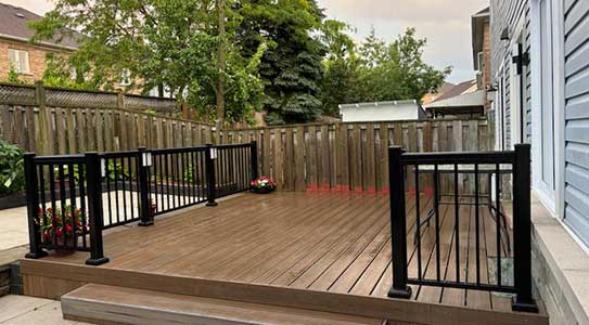 Aluminum Railings-Exterior Railing-Glass Deck Railing-Frameless Glass Railing-Aluminum Railings-Glass Railings-Pool Railings-Balcony-Railings-Banister-Railings-Porch Railings